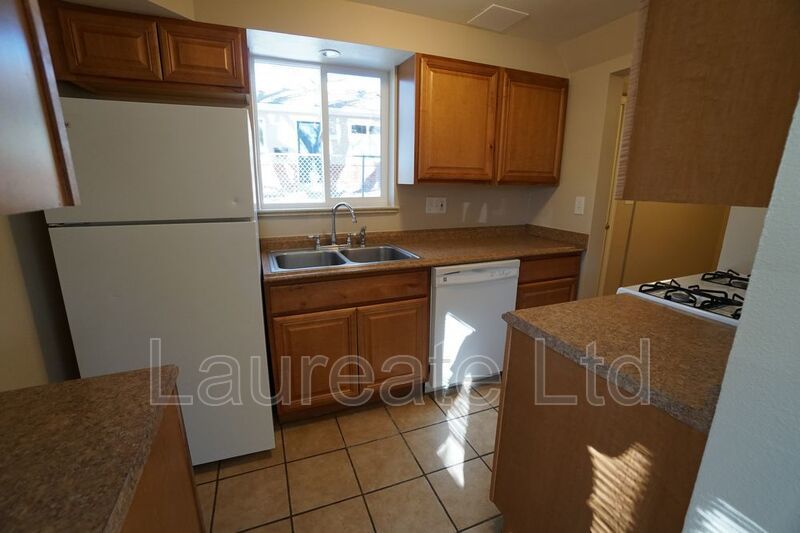 Spacious Garden Level 2 Bedroom in Aurora!! property image