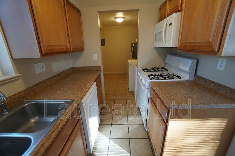 Spacious Garden Level 2 Bedroom in Aurora!! property image