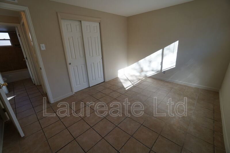 Spacious Garden Level 2 Bedroom in Aurora!! property image