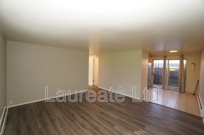 Spacious 2 Bed 1 Bath 2nd Floor unit in Lakewood!!! property image