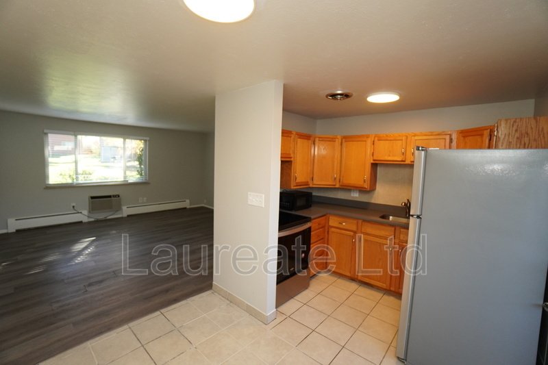Spacious 2 Bed 1 Bath 2nd Floor unit in Lakewood!!! property image