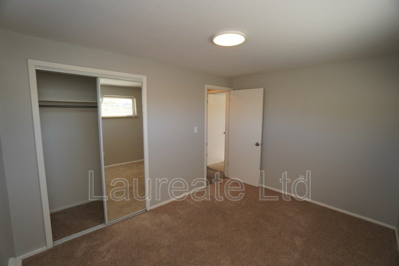 Spacious 2 Bed 1 Bath 2nd Floor unit in Lakewood!!! property image