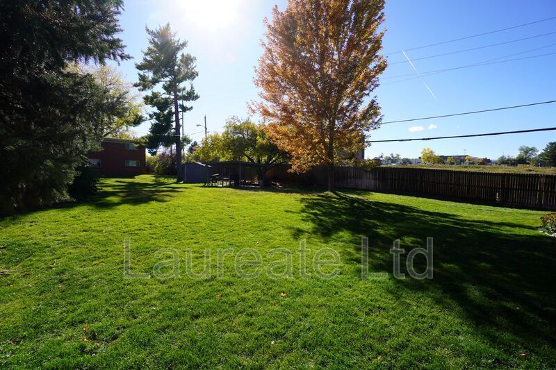 Spacious 2 Bed 1 Bath 2nd Floor unit in Lakewood!!! property image