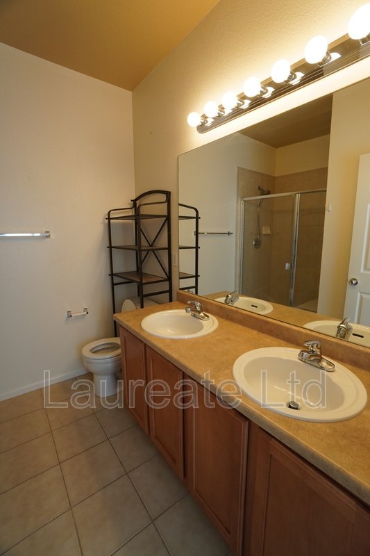 Beautiful Olde Town Arvada Townhome - Water Tower Village property image