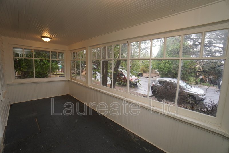 Spacious 3 Bd Upper Unit of Duplex in Aurora! property image