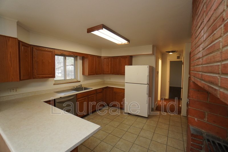Spacious Ranch Home with Finished Basement in Aurora!! property image