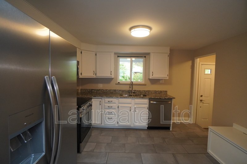 Beautifully Remodeled 3 Bedroom Duplex Minutes to Downtown Littleton!! property image