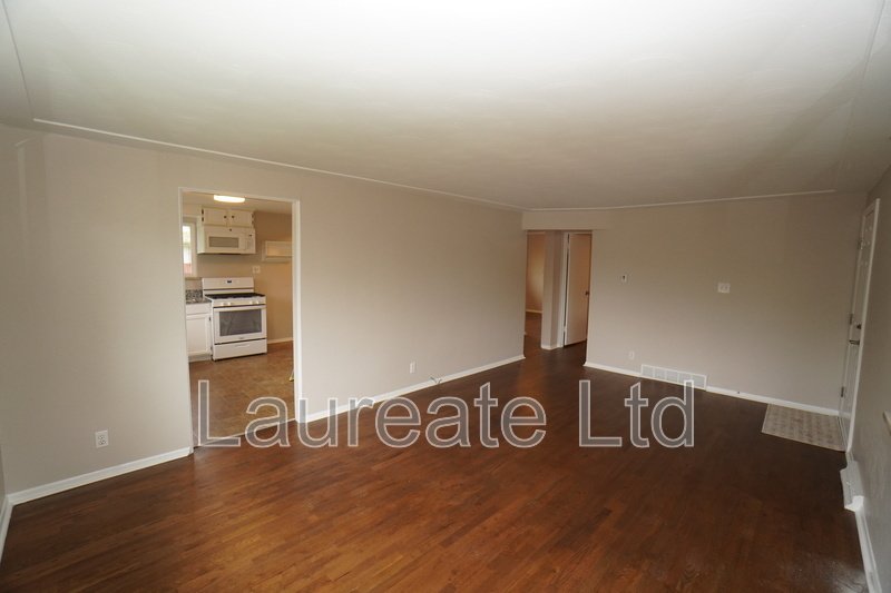 Newely Remodeled Spacious 3Bd Front Duplex in the Heart of Littleton!! property image