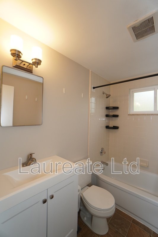 Newely Remodeled Spacious 3Bd Front Duplex in the Heart of Littleton!! property image
