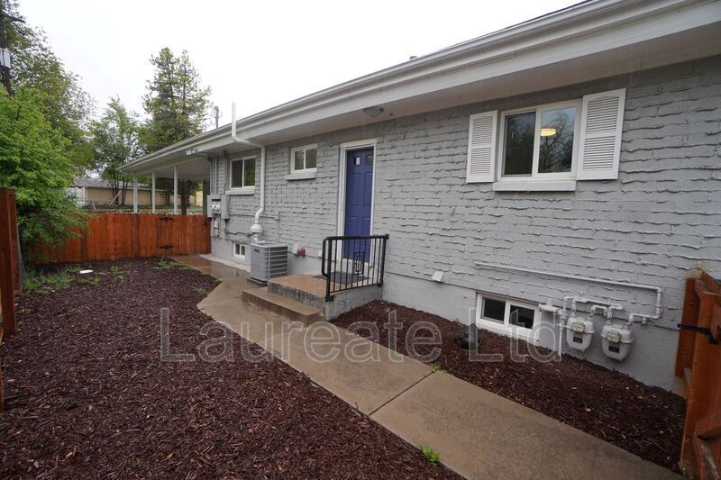 Newely Remodeled Spacious 3Bd Front Duplex in the Heart of Littleton!! property image