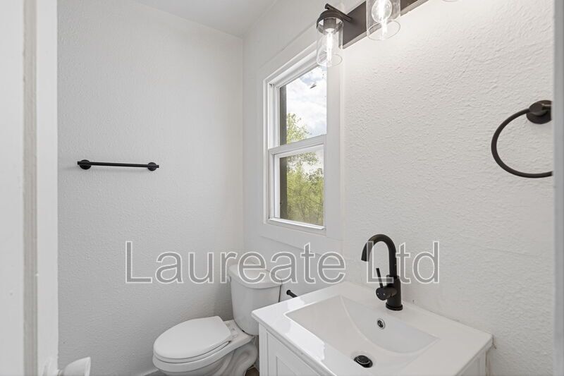 Newly Remodeled Studios in  the Heart of Colorado Springs!! property image