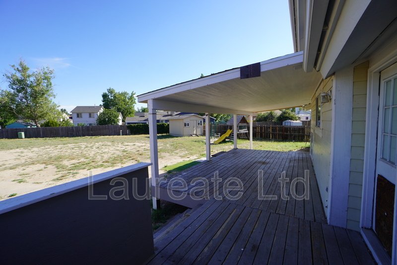 Spacious 6 Bedroom 3.5 bath 2 Story home with finished basement in Montbello!!! property image