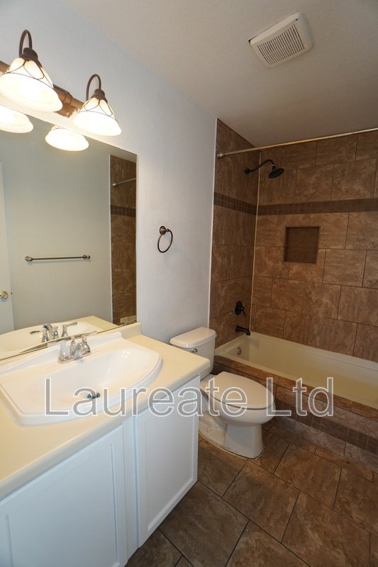 Spacious 6 Bedroom 3.5 bath 2 Story home with finished basement in Montbello!!! property image