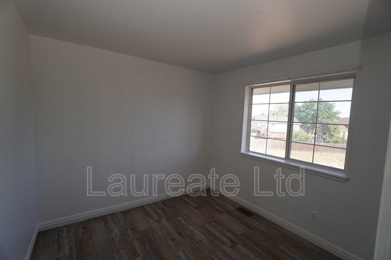 Spacious 6 Bedroom 3.5 bath 2 Story home with finished basement in Montbello!!! property image