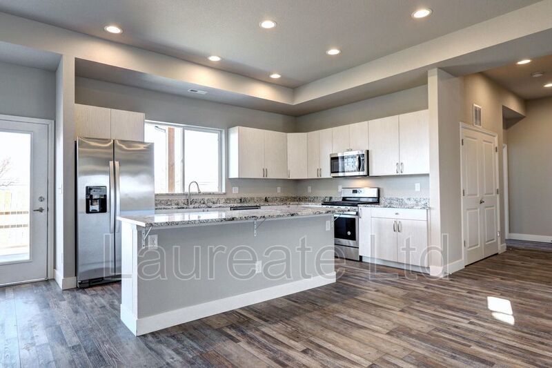 Sprawling 2 Story 4Bd 3.5Ba @ THE GARDENS ON JULIET property image