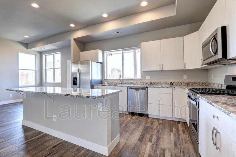 Sprawling 2 Story 4Bd 3.5Ba @ THE GARDENS ON JULIET property image
