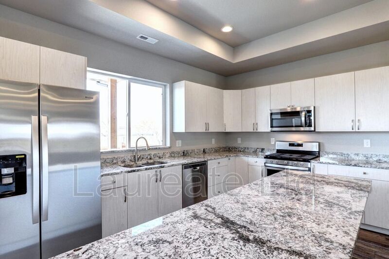 Sprawling 2 Story 4Bd 3.5Ba @ THE GARDENS ON JULIET property image