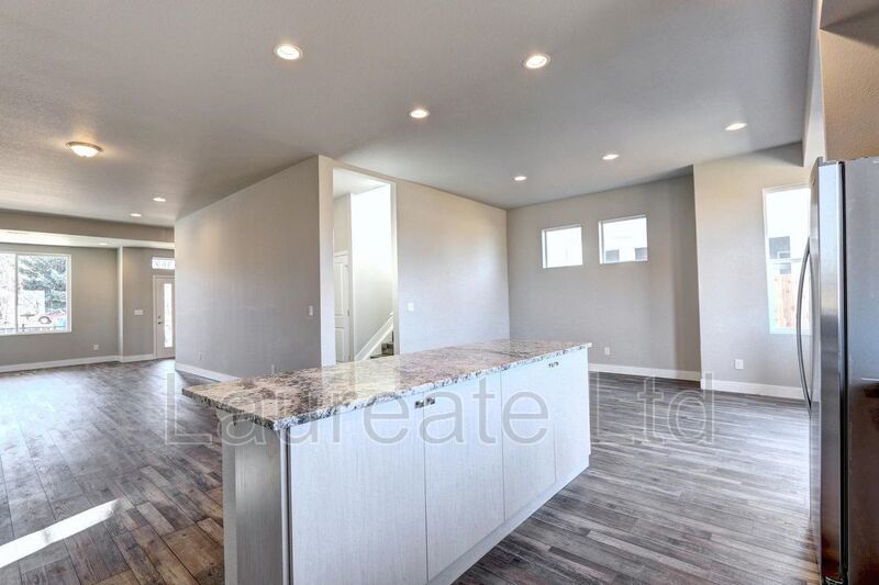 Sprawling 2 Story 4Bd 3.5Ba @ THE GARDENS ON JULIET property image