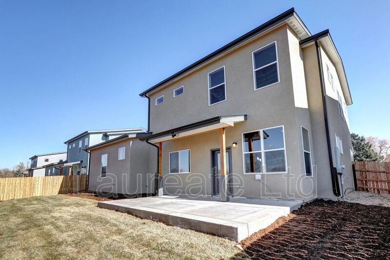 Sprawling 2 Story 4Bd 3.5Ba @ THE GARDENS ON JULIET property image
