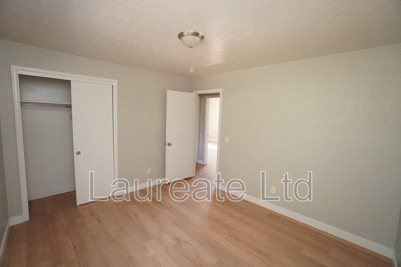 Spacious 4 Bedroom 3 Bathroom with Finished Basement in Aurora! property image