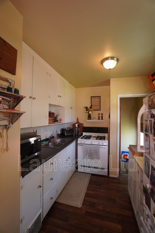 Charming 1 Bedroom Single Family Home with basement in Downtown Englewood!! property image