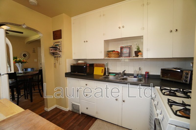Charming 1 Bedroom Single Family Home with basement in Downtown Englewood!! property image