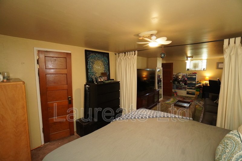 Charming 1 Bedroom Single Family Home with basement in Downtown Englewood!! property image