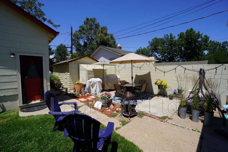Charming 1 Bedroom Single Family Home with basement in Downtown Englewood!! property image