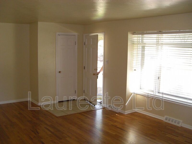 Nice 3+ Bed 2 bath in SE Denver - MUST SEE!! property image