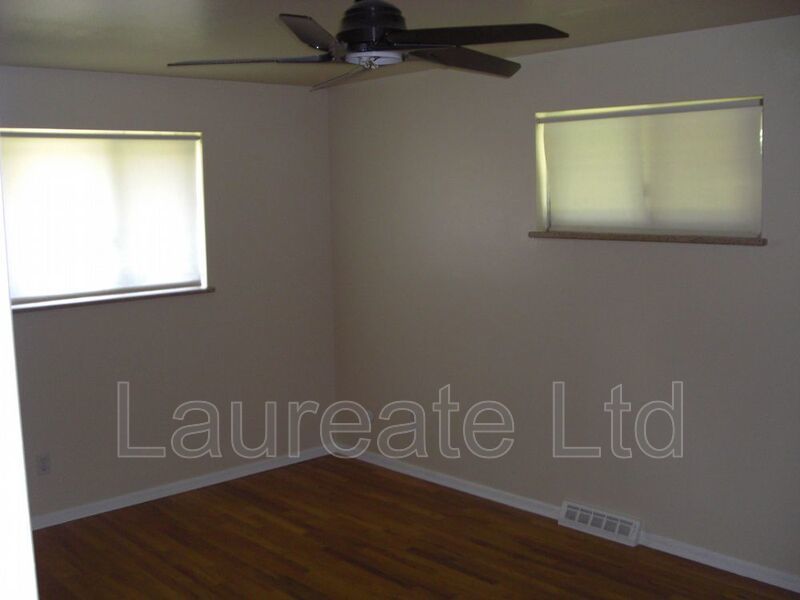Nice 3+ Bed 2 bath in SE Denver - MUST SEE!! property image