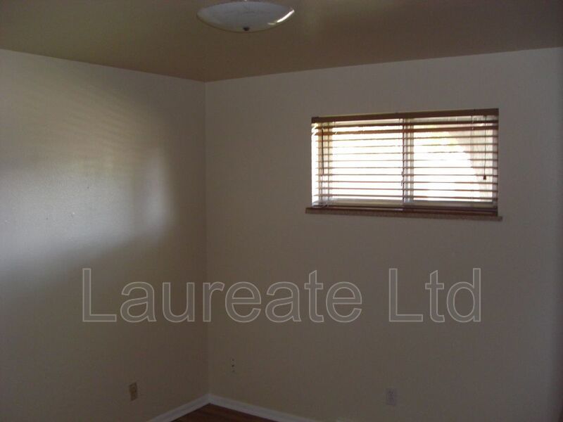 Nice 3+ Bed 2 bath in SE Denver - MUST SEE!! property image