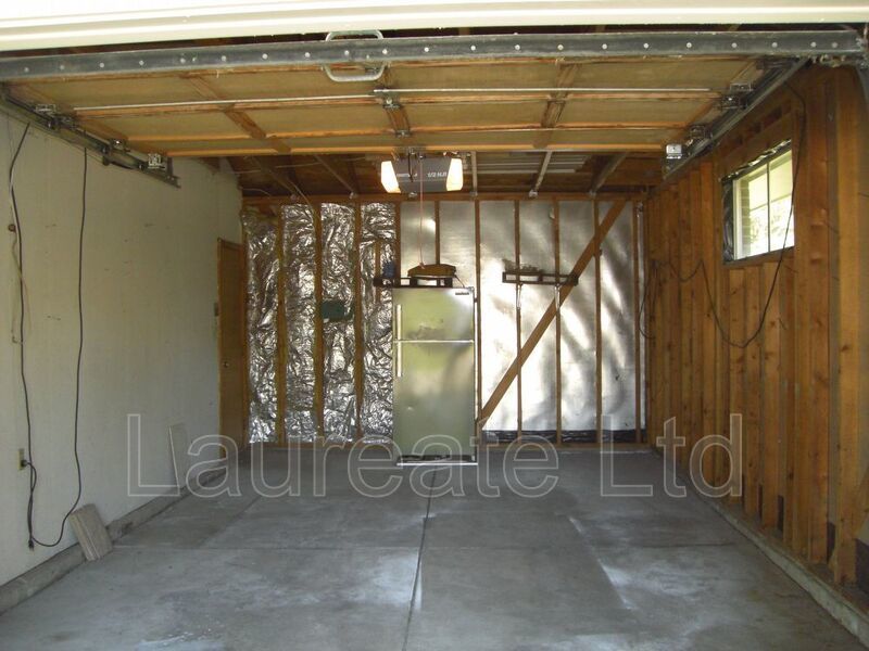 Nice 3+ Bed 2 bath in SE Denver - MUST SEE!! property image