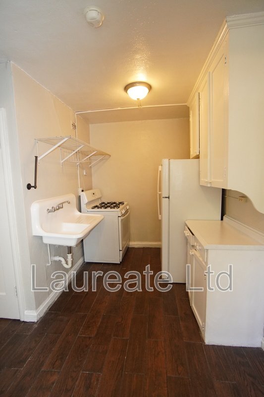 Bright and Spacious 1Bd Corner unit in the Heart of Capitol Hill!!! property image