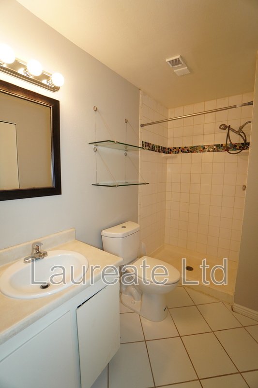 Spacious Top Floor 2 Bd 2 Ba End Unit Minutes to DTC!! property image