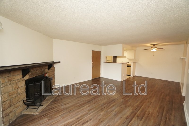 Newly updated Spacious 2 Bed 2 Bath Condo In Aurora!! property image