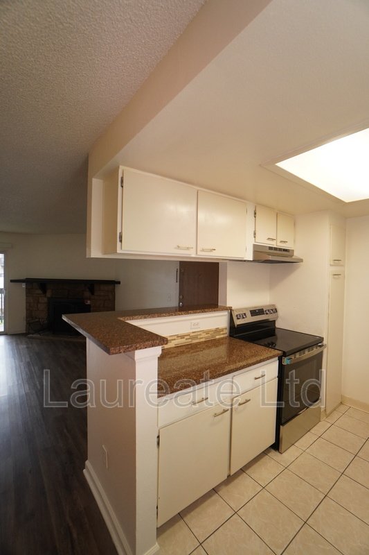 Newly updated Spacious 2 Bed 2 Bath Condo In Aurora!! property image