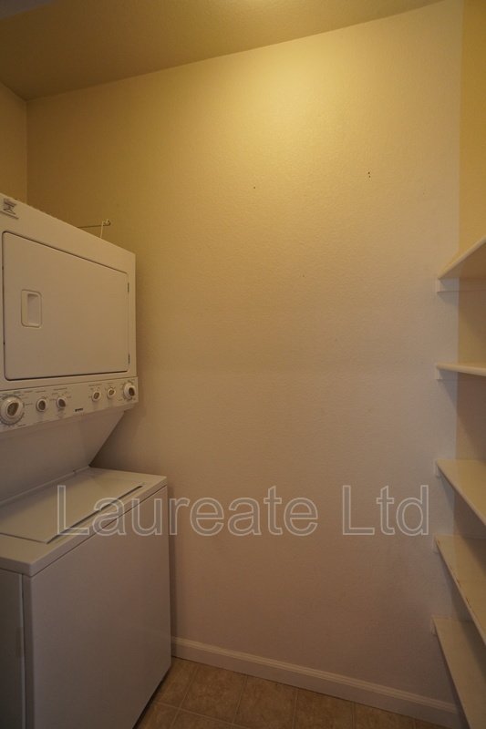 Light and Bright 3-story 1 Bedroom Townhome property image