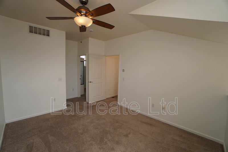 Light and Bright 3-story 1 Bedroom Townhome property image