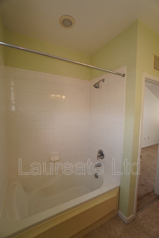 Light and Bright 3-story 1 Bedroom Townhome property image
