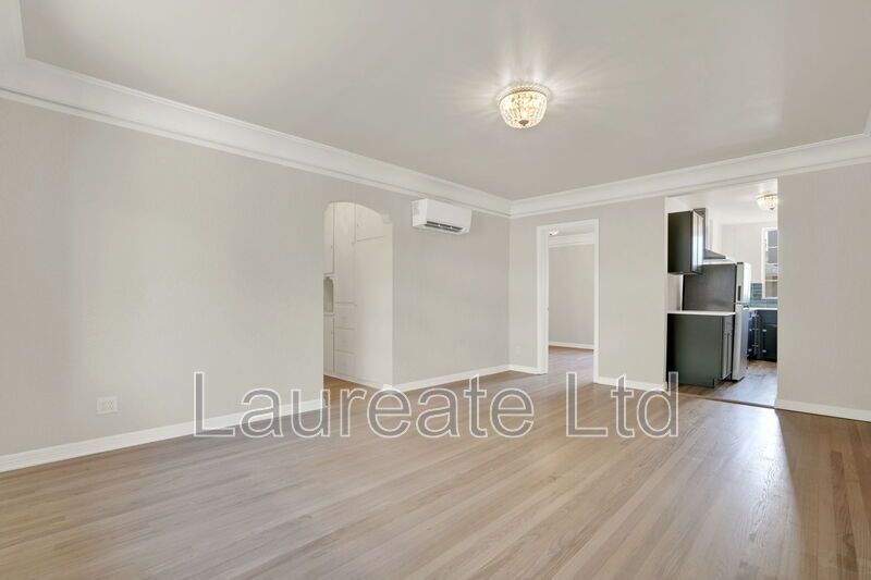 MOVE-IN SPECIAL!!!Meticulously renovated 2bd 2Ba units in Historic La Rue building in Heart of Congress Park!!! property image