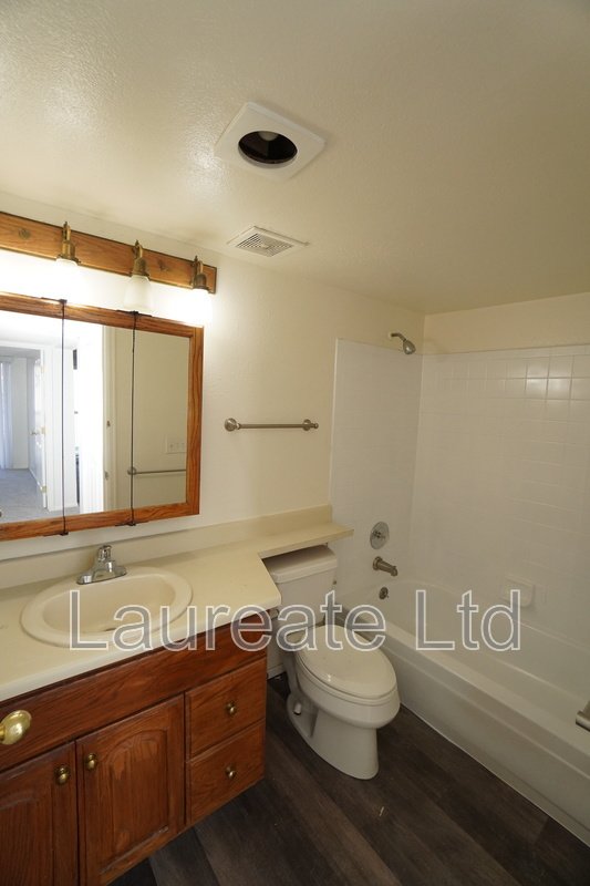 Cozy 2nd floor 2 Bedroom condo in Littleton! Must See! property image