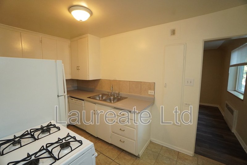 Charming and spacious 2 Bedroom in Cherry Creek North - Tons of Character property image