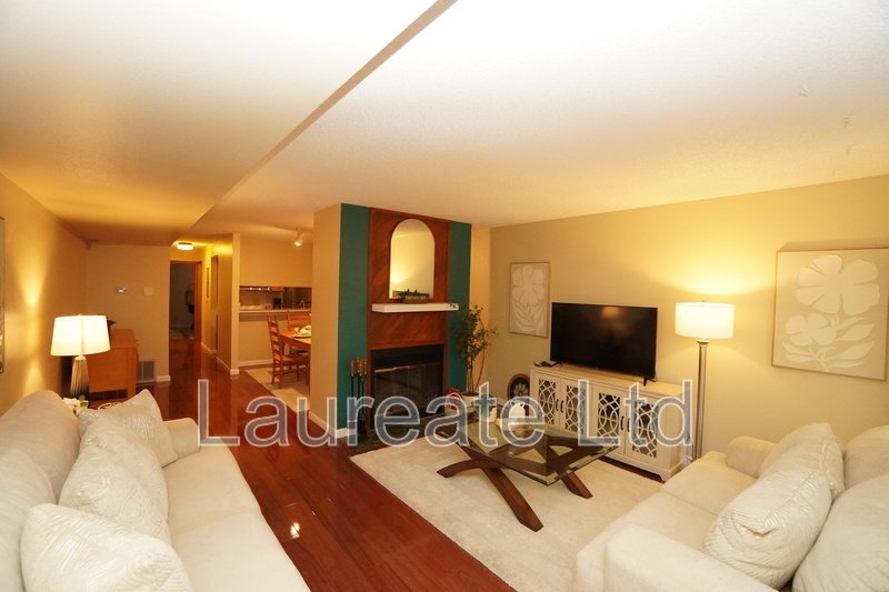Meticulously maintained 1 bedroom ground floor unit in Glendale!! 1/2 Month rent incentive! property image