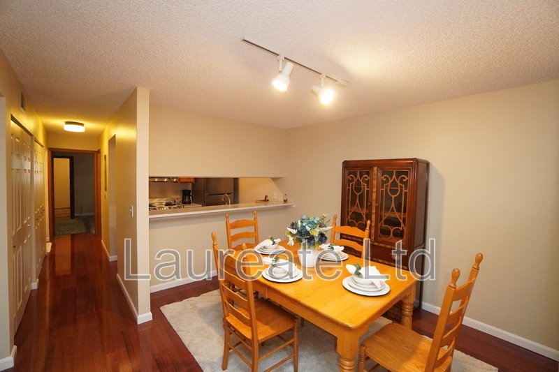 Meticulously maintained 1 bedroom ground floor unit in Glendale!! 1/2 Month rent incentive! property image