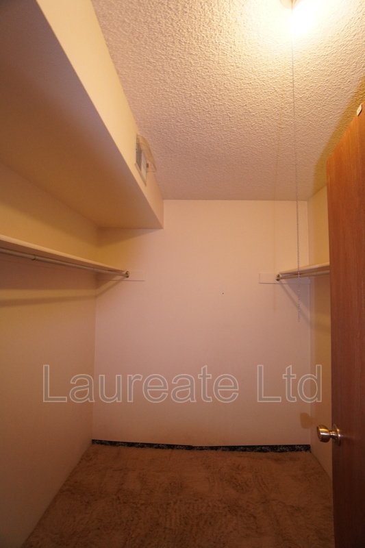 Meticulously maintained 1 bedroom ground floor unit in Glendale!! 1/2 Month rent incentive! property image