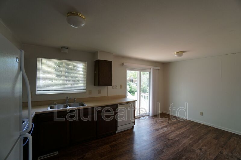 Charming 2 bederoom Bi-Level Single Home in SW Littleton/Lone Tree!! property image