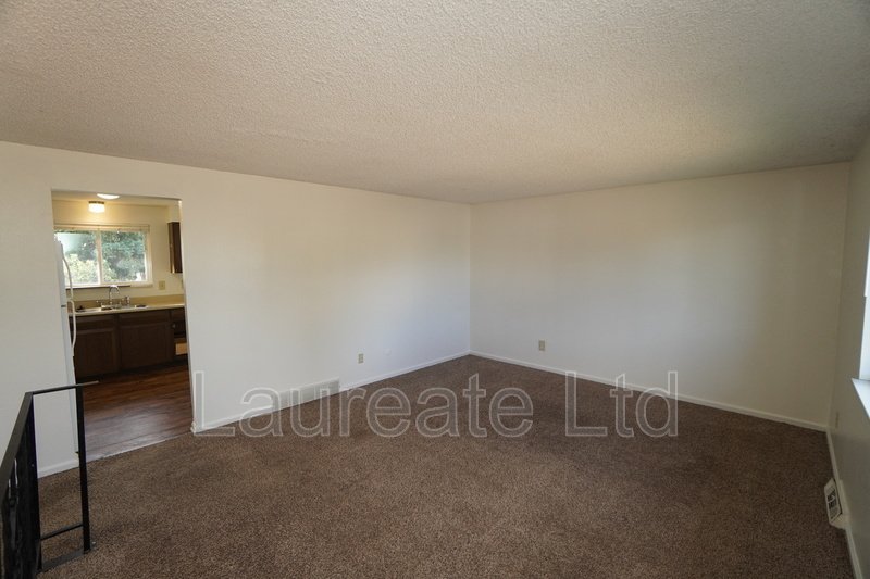 Charming 2 bederoom Bi-Level Single Home in SW Littleton/Lone Tree!! property image