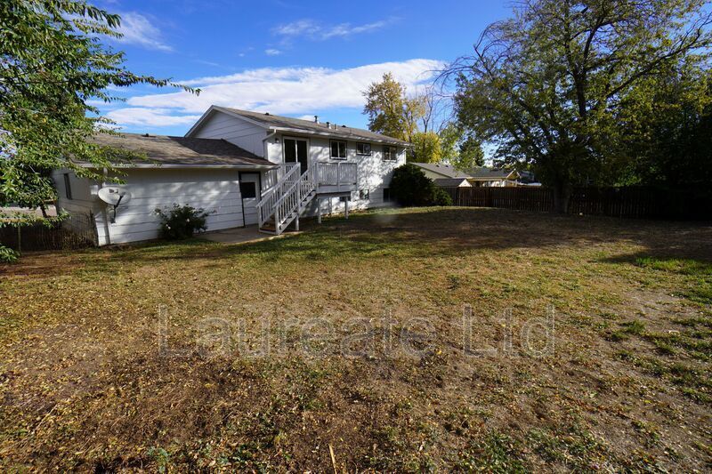 Charming 2 bederoom Bi-Level Single Home in SW Littleton/Lone Tree!! property image